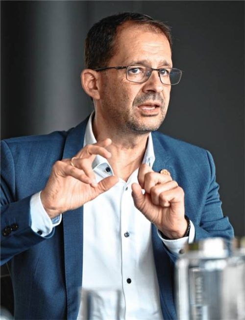 Im Sommerinterview mit dem OVB erklärt Oberbürgermeister Andreas März die Hintergründe zu wichtigen Entscheidungen, welche die Stadt zuletzt bewegt haben. Fotos Mischner