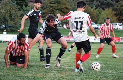 Im Spiel zwischen Genclerbirligi und Altötting ging es um den Gruppensieg.Foto Christian Mühlhofer