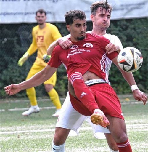 Kaum zu stoppen: Rosenheims Audai Elgathous hat schon vier Saisontreffer erzielt.Foto Hans-Jürgen Ziegler