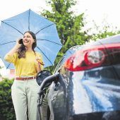 Fahren und Laden bei Blitz und Donner