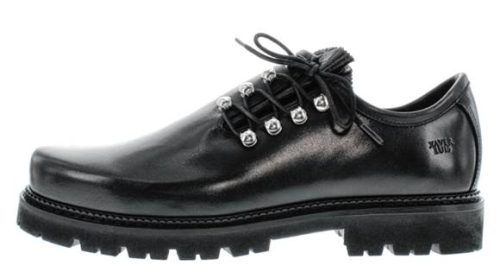 Klassiker wie Haferlschuhe oder Trachtenschnürer sind nach wie vor gesetzt – hier das Modell Xaver in Schwarz.Foto Luis