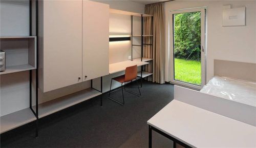 Kompakt, hell, inklusive Bad und Küchenzeile: So sieht studentisches Wohnen in Traunstein aus. Foto Effner