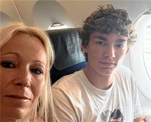 Mit Mama Astrid ist Elias Schneider nach Kanada geflogen. Foto privat