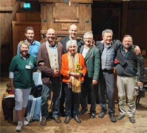 Mitwirkende und Ehrenamtliche des Vereins bei den Moorgeschichten im Torfbahnhof: (von links) Birgit Stark, Stephan Bieber, Matthias Ruff, Annette Hartmann, Johann Schmuck, Stefan Fußeder, Wolfgang Diem und Rainer Stark. Foto  Löffler
