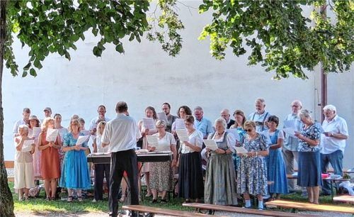 Musikalisch gestaltet wurde die Feier vom Heufelder Kirchenchor.