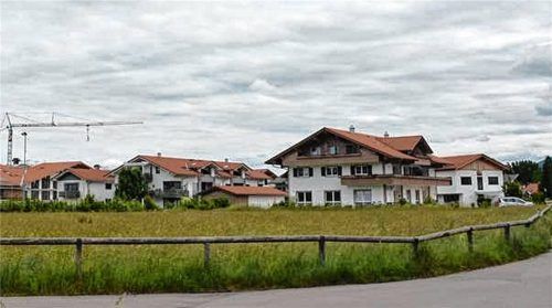 Neuer Flächennutzungsplan legt Entwicklung für Grassau für die nächsten Jahre fest. Das Bild zeigt das Gebiet Aichfeld. Foto Eder