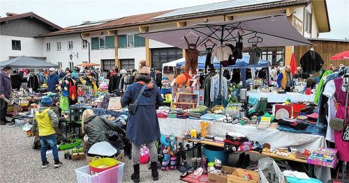 Regionale Angebote wie der Dorf-Flohmarkt machen das Leben in der Gemeinde Eiselfing attraktiv. Foto re