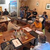 Spontaner Auftritt der Jugend des Trommlerzugs Pullach