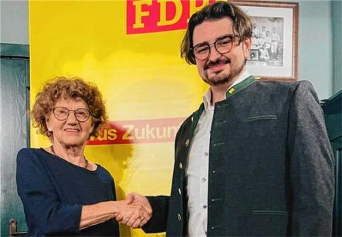 Stadträtin Maria Knott-Klausner mit Marcus Moga, der 2026 für das Amt des Oberbürgermeisters kandidiert.Foto re