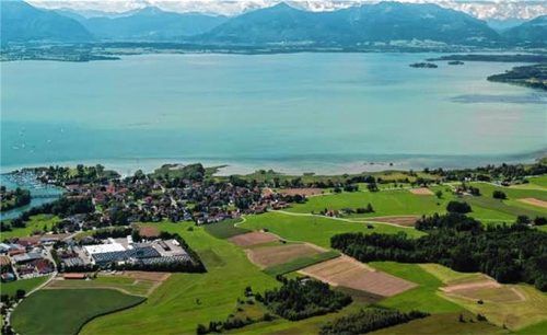 Urlaubsregion Seeon-Seebruck: Neben dem Fortschritt beim Bebauungsplan „Seeon Dorf“ standen auch Umbauten bestehender Gebäude und die Schaffung von Wohnraum im Fokus der Sitzung. Foto Archiv Berger