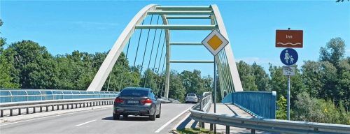 Wer von Kirchdorf nach Neubeuern will, muss in den kommenden Wochen einen Umweg über Brannenburg und Nußdorf machen. Das gilt natürlich auch für die umgekehrte Richtung.Foto  Ruprecht