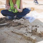 Rätsel um Steinzeit-Gräber