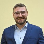 Er lotst die Polizei zur Frau im Kofferraum