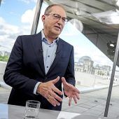 Dobrindt will Bundeswehr gegen Drohnen einsetzen