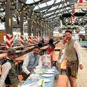 Schon um 8.45 Uhr im Festzelt