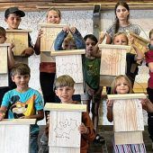 Ein Zuhause für Fledermäuse gebastelt