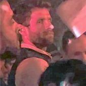 Mit Bart-Trick aufs Herbstfest: Thomas Müller bringt Schweinsteiger und Neureuther mit