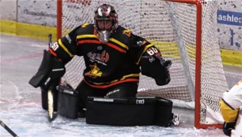 Aibdogs-Torhüter Lucas Inninger-Schönberger hielt seinen Kasten gegen den SC Forst sauber. Foto EHC Bad Aibling