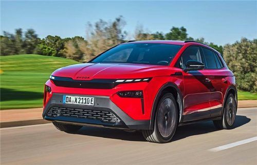 Attraktiv und vernünftig: Der neue Škoda Elroq sieht nicht nur gut aus, sondern sammelt auch Pluspunkte für geringen Verbrauch, gute Fahreigenschaften und seine Wendigkeit. Foto ŠKODA