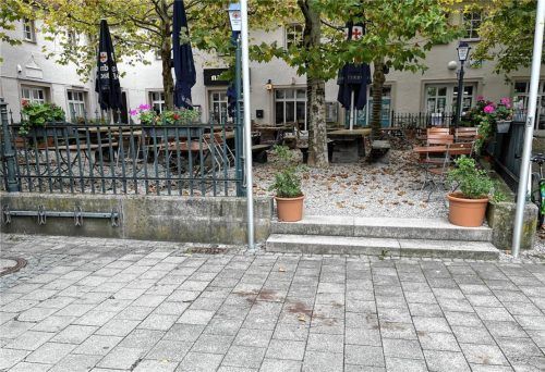 Auf dem Boden ist noch das Blut von der grausamen Tat sichtbar. Foto Zaunseder