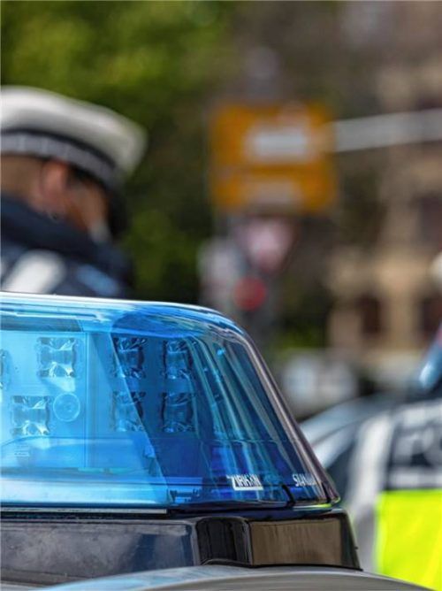 Auf dem Traunsteiner Frühlingsfest beleidigte 2024 ein Münchner Anwalt Polizeibeamte – dafür musste er sich jetzt vor dem Amtsgericht verantworten.Foto DPA