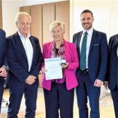 Verdienstmedaille für Ursula Meishammer