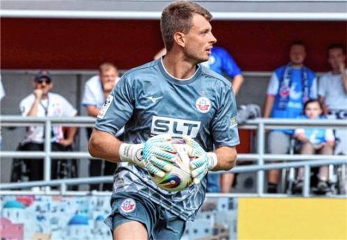 Benjamin Uphoff hielt in der 3. Liga beim Spiel von Rostock in Osnabrück seinen Kasten sauber.Foto Imago