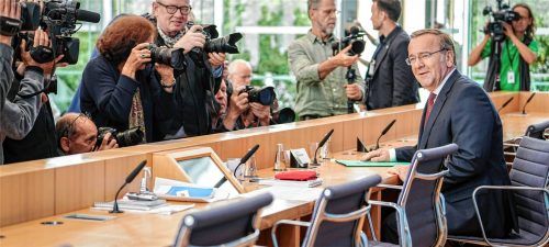 Boris Pistorius (SPD), Bundesminister der Verteidigung, stellt auf einer Pressekonferenz die Pläne für eine neue Form des Wehrdienstes vor.Foto DPA