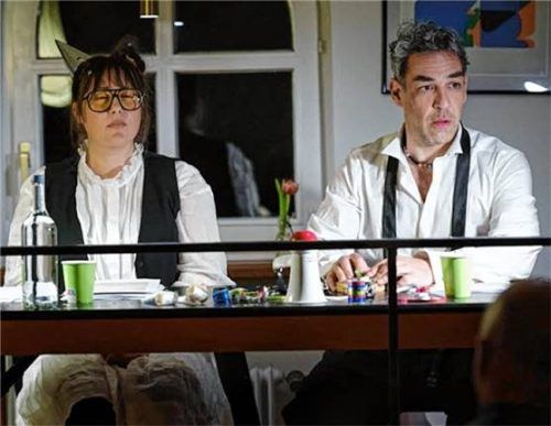 Das Burghausener Schauspiel- und Musikduo Anna März und Oliver Vilzmann kommt nach Bad Aibling. Foto Mitterer