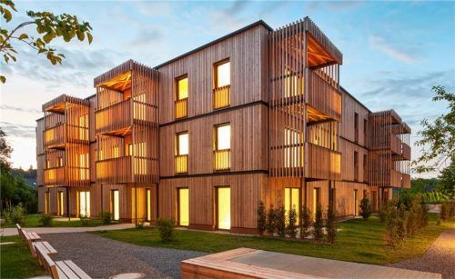 Das Gebäude in innovativer Holz-Hybrid-Bauweise setzt ein Zeichen für den Klimaschutz.

Fotos Josefine Unterhauser