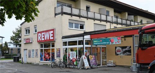Der Rewe-Markt an der Ebersberger Straße 107 schließt am heutigen Samstag für immer seine Türen. Foto Schlecker