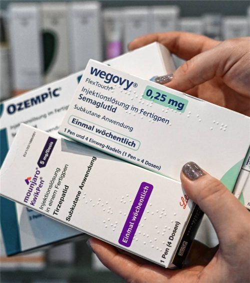 Die Abnehmspritze sorgt für Diskussionen, aus unterschiedlichsten Gründen. Jetzt sprechen die Experten Dr. Ulla Thomas-Cuntz, Diabetologin und Internistin aus Bad Endorf (unten), Florian Nagele vom Bayerischen Apothekerverband (oben) und Dr. Michael Iberer, Vorsitzender des Ärztlichen Kreisverbands Rosenheim. Fotos dpa/privat/Romed-Klinikum
