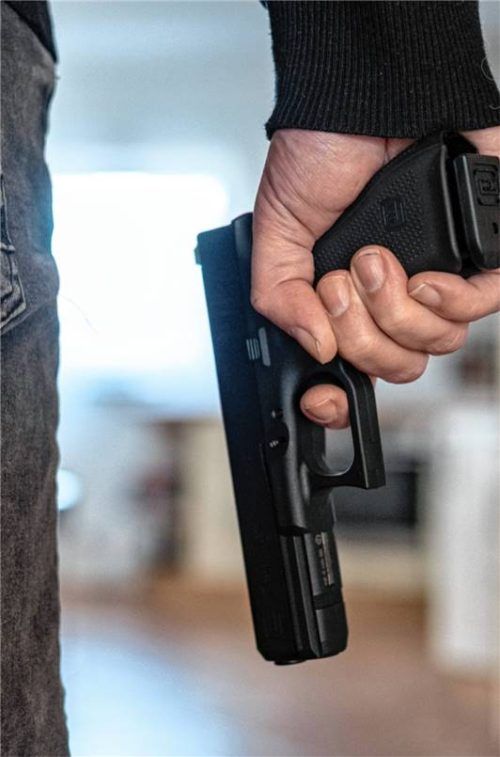 Die Angeklagten sollen eines ihrer Opfer misshandelt und mit einer Waffe bedroht haben. Foto Imago (Symbolbild)