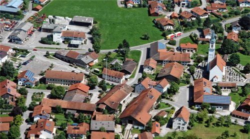 Die gemeindlichen Ortsstraßen werden für den Ausbau eines privaten Nahwärmenetzes genutzt. Foto stache