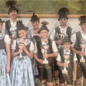 Stolz und Gemeinschaft beim Preisplatteln