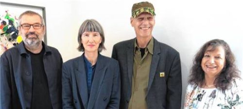 Die Hauptakteure der Vernissage: (von links) Künstler Klaus-Martin Treder, Einführungsrednerin Dr. Sonja Klee, Künstler Bernhard Betz und Galerie-Leiterin Cornelia Ahrens.