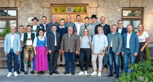 Die Kandidaten der CSU Bad Feilnbach-Au für die Kommunalwahl 2026.Foto kriechbaumer