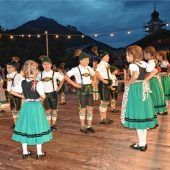 Gute Stimmung auf dem Dorfplatz