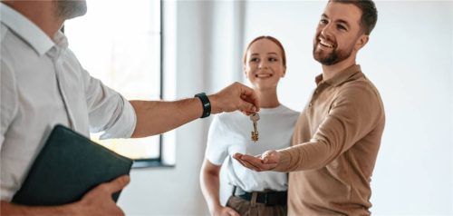 Die Preise fürs Wohnen in Wasserburg liegen zwischen denen im günstigeren Mühldorf und dem teuren Rosenheim. Foto Adobestock