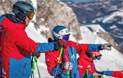 Die Skilehrer von „Top on Snow“ werden die Schule in Bayrischzell übernehmen. Foto Lukas Anzinger