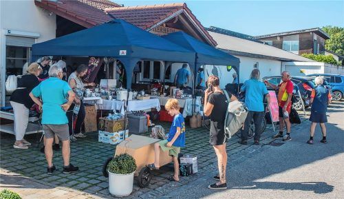 Eine Menge los war an den vielen Straßenständen. Fotos stache