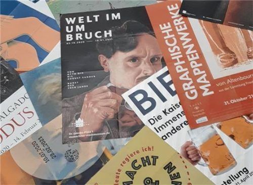 Eine Vielzahl von Plakaten kann in der Städtischen Galerie erworben werden.Foto Städtische Galerie Rosenheim