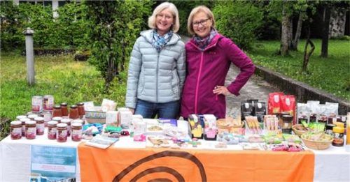 Faire Angebote gibt es am Weltladenstand auf dem Regionalmarkt in Brannenburg. Foto re
