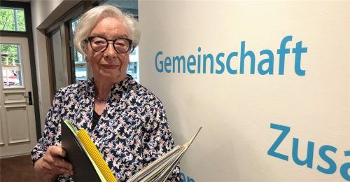 Gabriele Endter von der Nachbarschaftshilfe spricht über die Unterstützung von Angehörigen Demenzkranker. Foto Bettinger