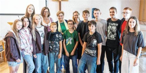 Gruppenfoto mit Ilse Aigner (Fünfte von links). Foto Bildarchiv Bayerischer Landtag
