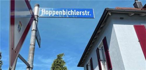 In der Hoppenbichlerstraße haben bislang unbekannte Täter versucht, in ein Haus einzubrechen. Foto  Yeko-Mukendi