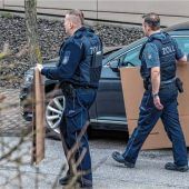 Zoll durchsucht mehrere Häuser in der Stadt