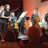 Funkensprühendes Feuer