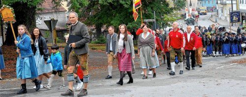 Kirchenzug durch Haag: ein beeindruckendes Bild.Fotos Bauer