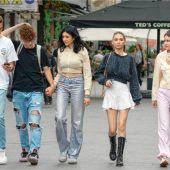 Junge Menschen blicken pessimistisch auf ihren Berufseinstieg